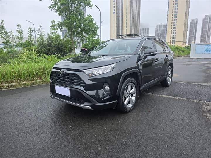 Photo 2 - Toyota RAV4