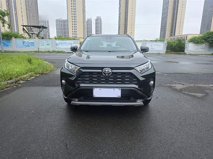 Photo 3 - Toyota RAV4