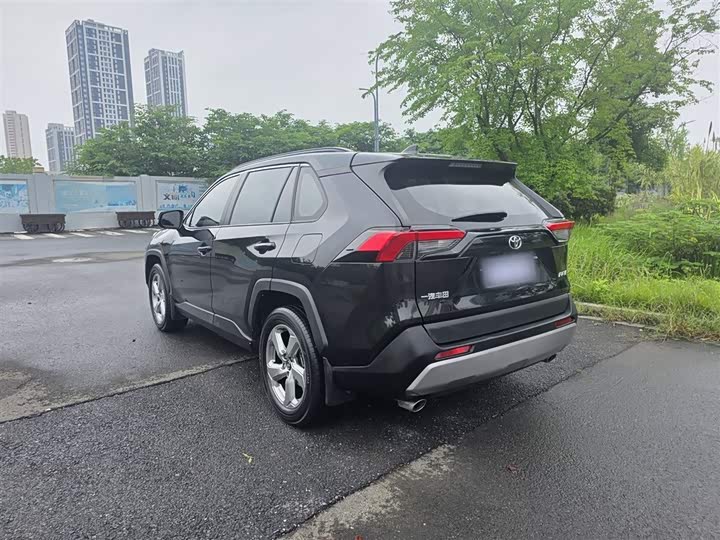 Photo 5 - Toyota RAV4