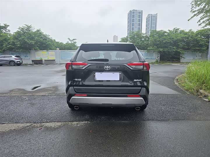 Photo 6 - Toyota RAV4