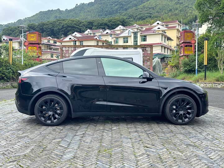 Tesla Model Y 2024 2024款 后轮驱动版
