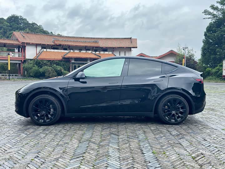 Tesla Model Y 2024 2024款 后轮驱动版