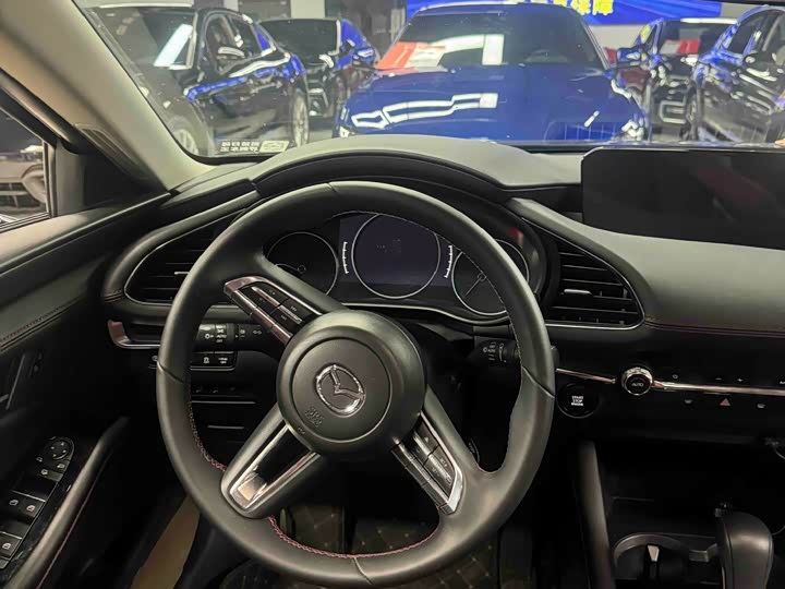 Mazda 3 (Axela) 2025 2025款 2.0L 自动质臻版