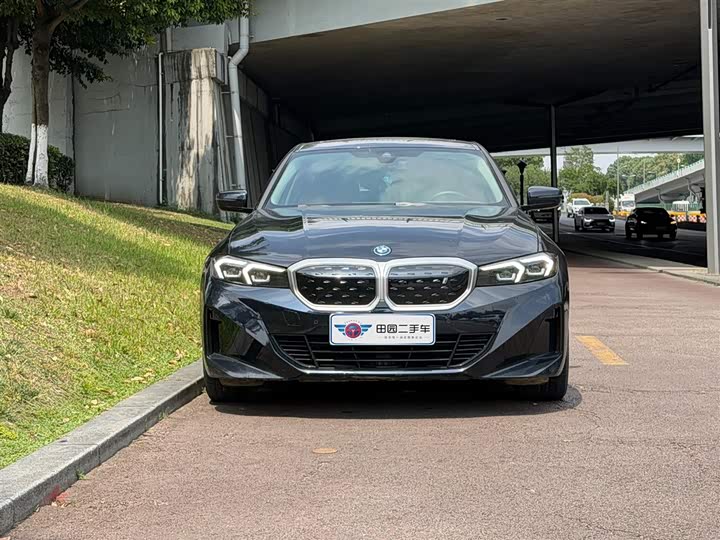 Фото 2 - BMW i3