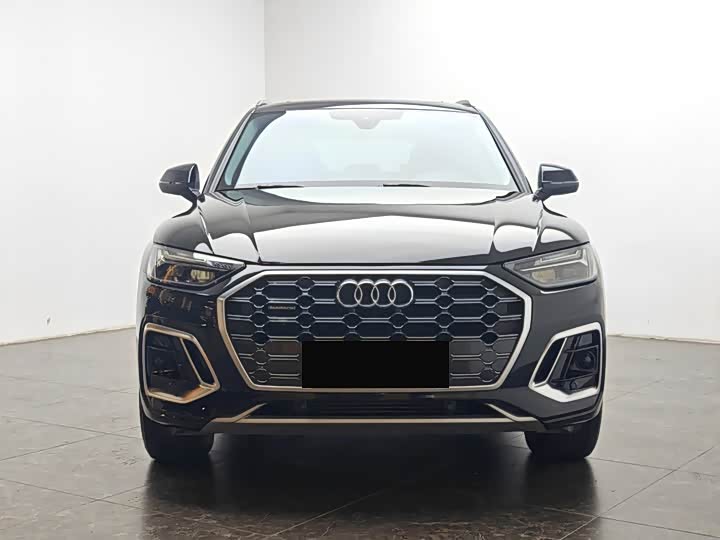 Фото 2 - Audi Q5L