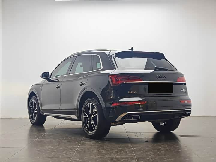 Фото 9 - Audi Q5L