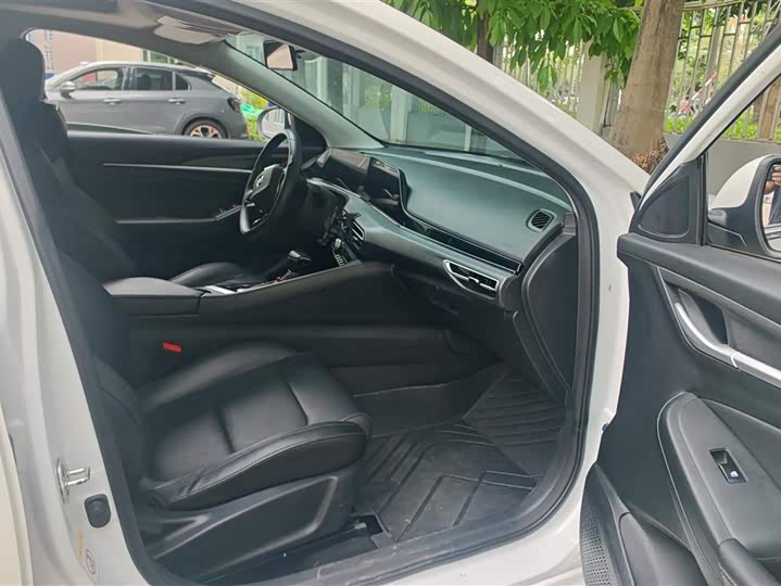 Фото 8 - Changan Eado Plus