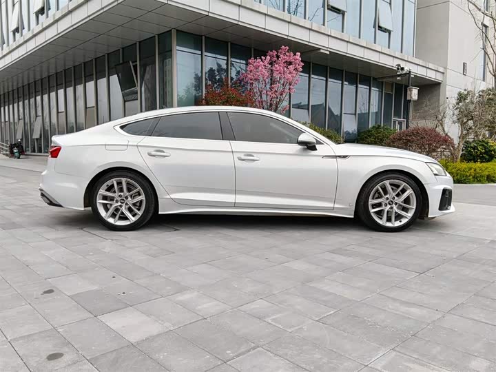 Zdjęcie 7 - Audi A5