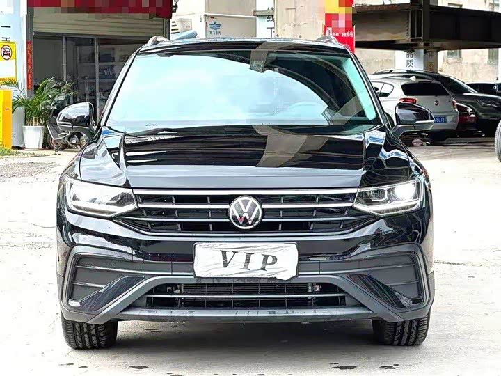 Volkswagen Tiguan L Pro 2025 2025款 出众款 300TSI 自动两驱龙腾版