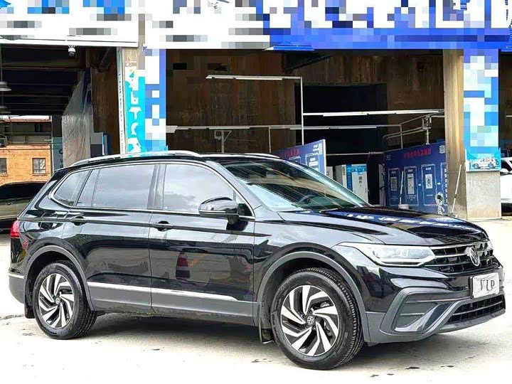 Volkswagen Tiguan L Pro 2025 2025款 出众款 300TSI 自动两驱龙腾版