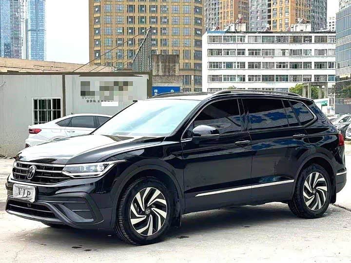 Volkswagen Tiguan L Pro 2025 2025款 出众款 300TSI 自动两驱龙腾版