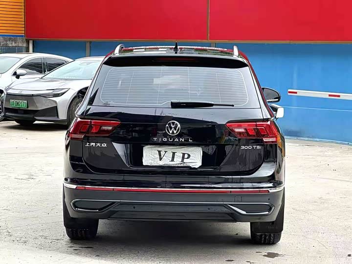 Volkswagen Tiguan L Pro 2025 2025款 出众款 300TSI 自动两驱龙腾版