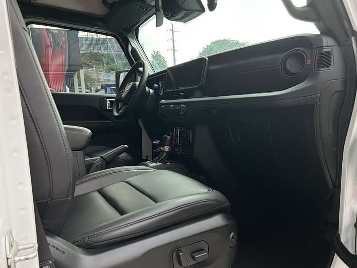 Фото 7 - Jeep Wrangler