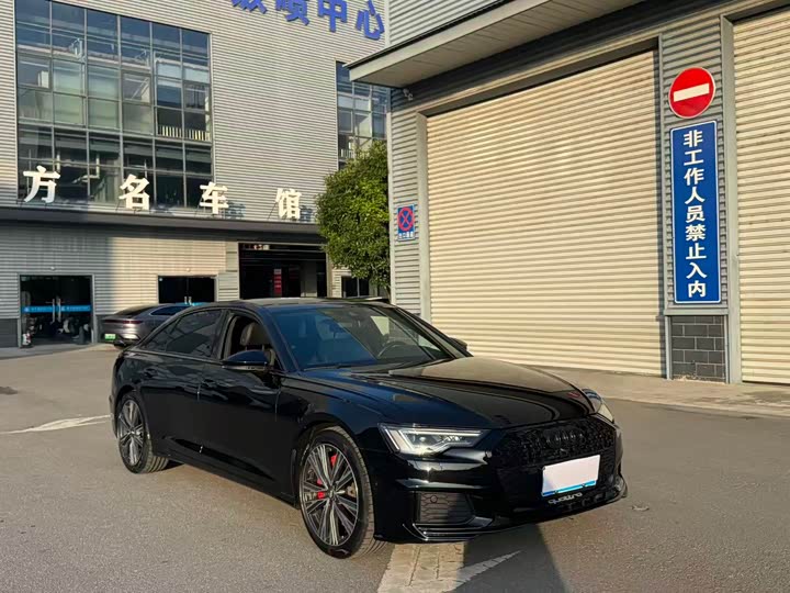 Фото 2 - Audi A6L