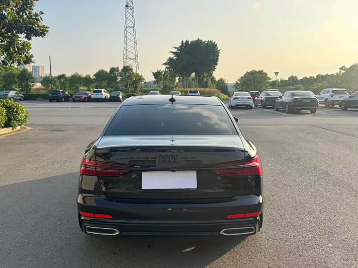 Фото 6 - Audi A6L