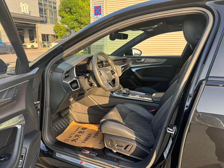 Фото 7 - Audi A6L