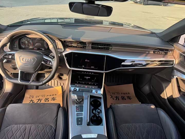 Фото 9 - Audi A6L