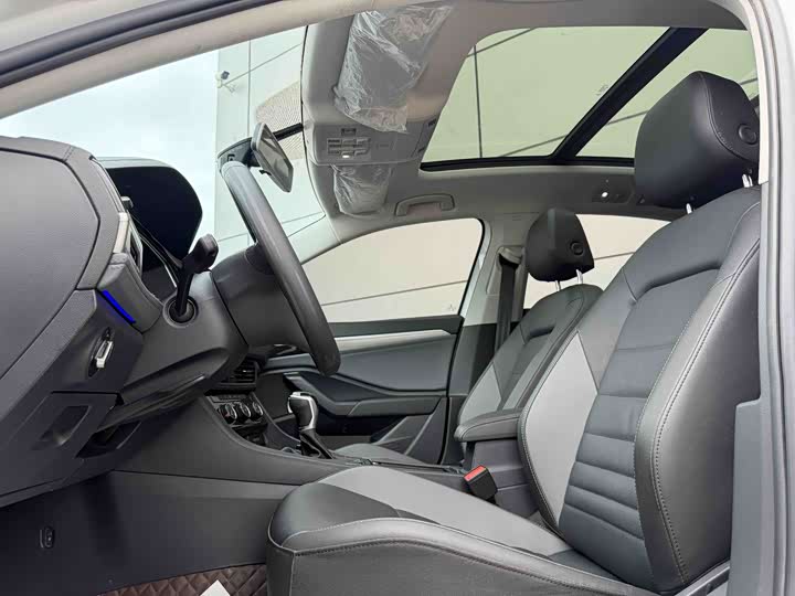 Фото 8 - Volkswagen Sagitar L