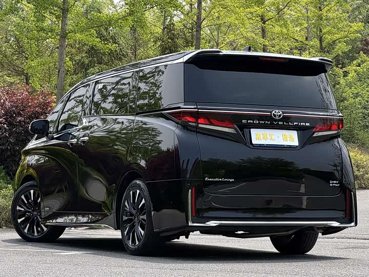 Toyota Vellfire 2025 2025款 皇冠 双擎 2.5L 墨金行政版