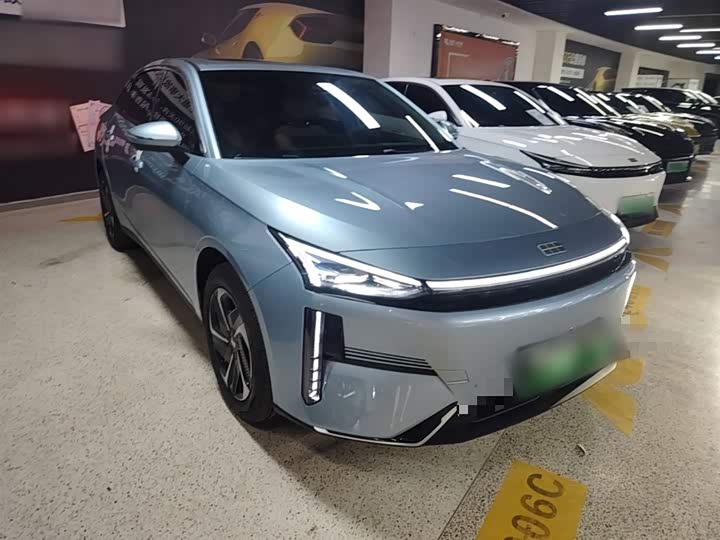Geely Galaxy L6 2025 2025款 EM-i 140km 星舰版
