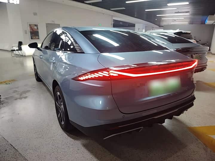 Geely Galaxy L6 2025 2025款 EM-i 140km 星舰版