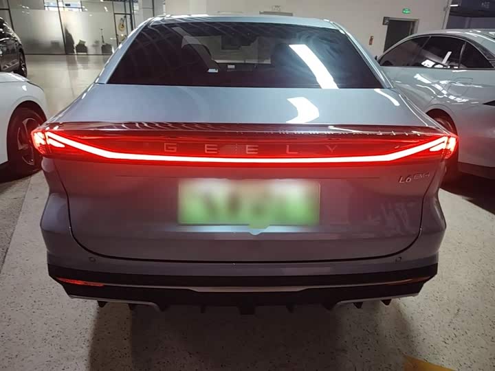 Geely Galaxy L6 2025 2025款 EM-i 140km 星舰版