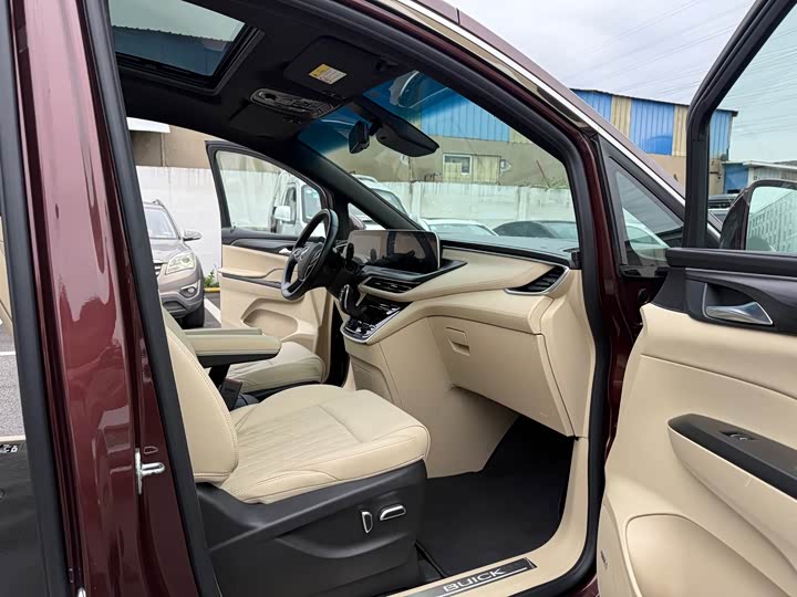 Фото 8 - Buick GL8 ES