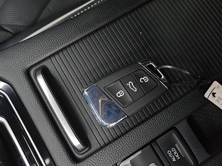 Фото 9 - Volkswagen Magotan GTE Hybrid