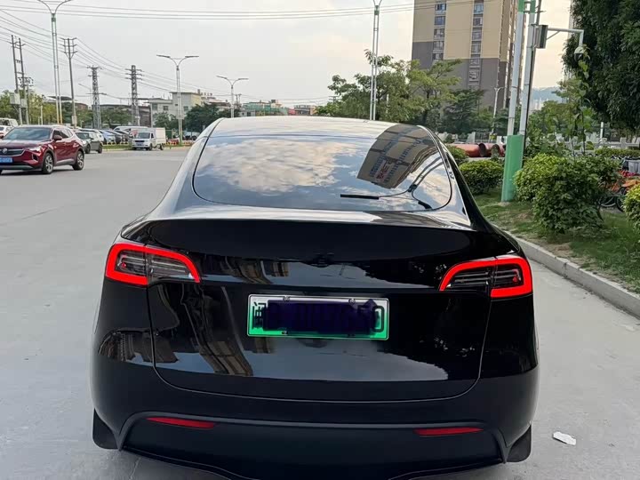 Фото 8 - Tesla Model Y