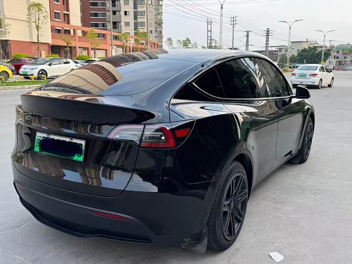 Фото 9 - Tesla Model Y