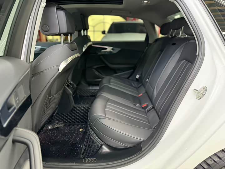 Zdjęcie 3 - Audi A4L
