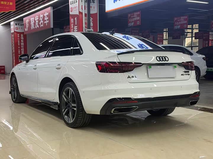Zdjęcie 9 - Audi A4L