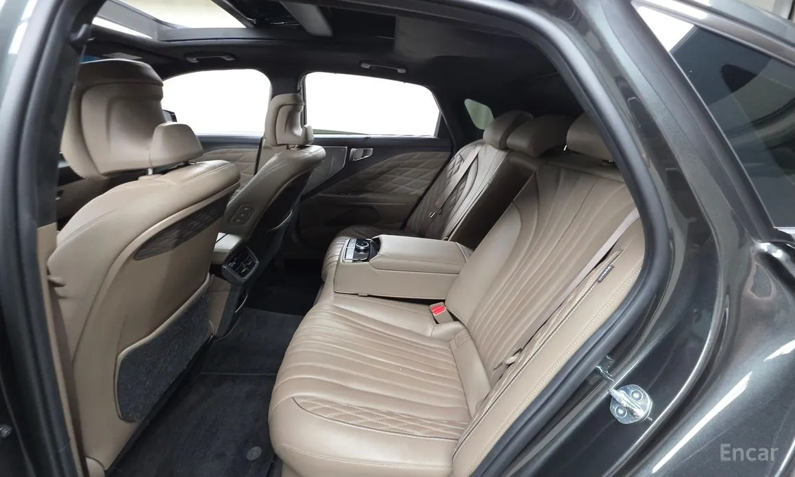 Photo 12 - Kia K8