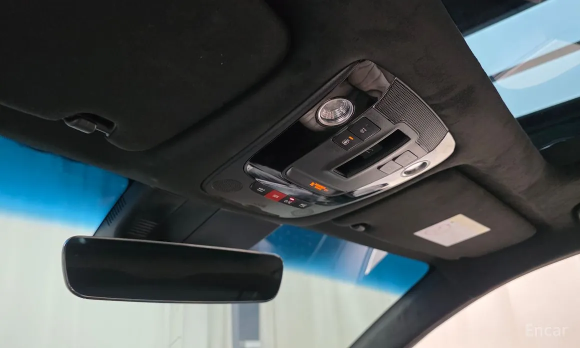 Photo 16 - Kia K8