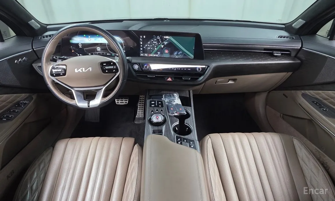 Photo 7 - Kia K8