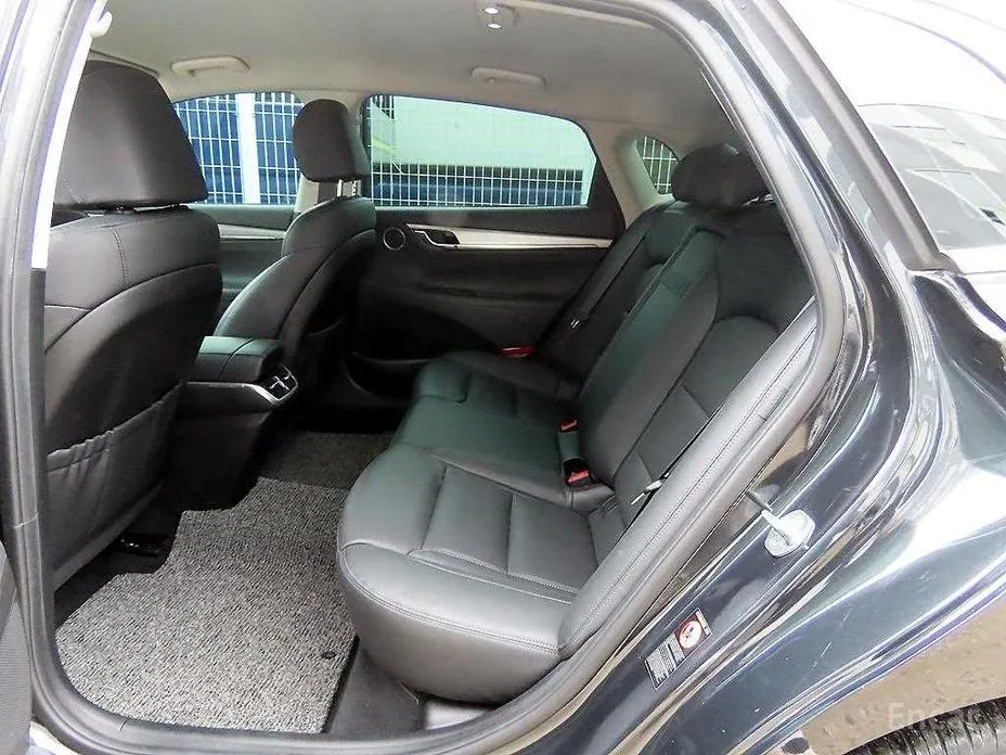 Фото 11 - Hyundai Grandeur