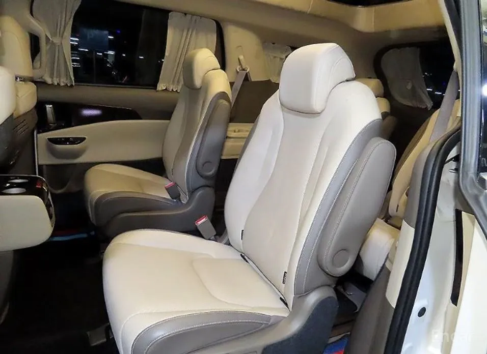 Фото 7 - Kia Carnival