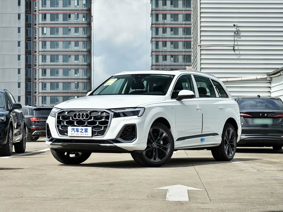 Audi Q7 2026 2026款 55 TFSI quattro S line运动型