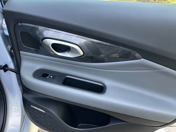 GAC Trumpchi Empow R 2025 2025款 270T DCT 影豹R-Style劲享版