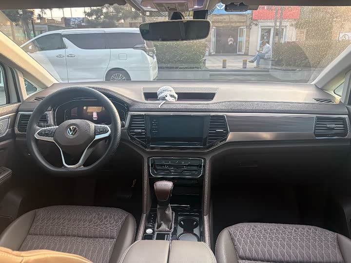 Фото 7 - Volkswagen Viloran