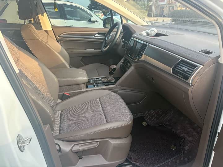 Фото 8 - Volkswagen Viloran