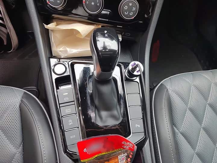 Фото 7 - Volkswagen Sagitar L