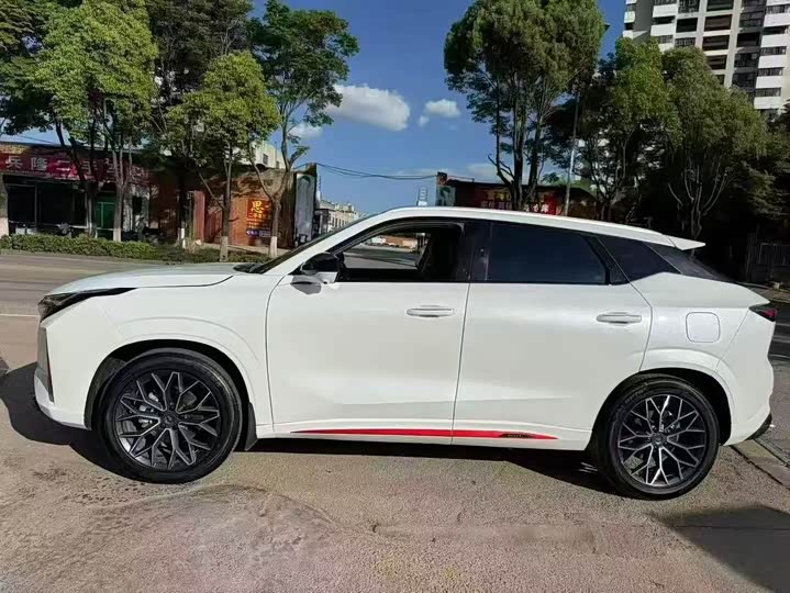 Changan Oshan Z6 2023 2023款 蓝鲸 1.5T DCT智享型