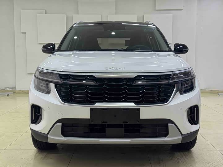 Photo 2 - Kia Seltos
