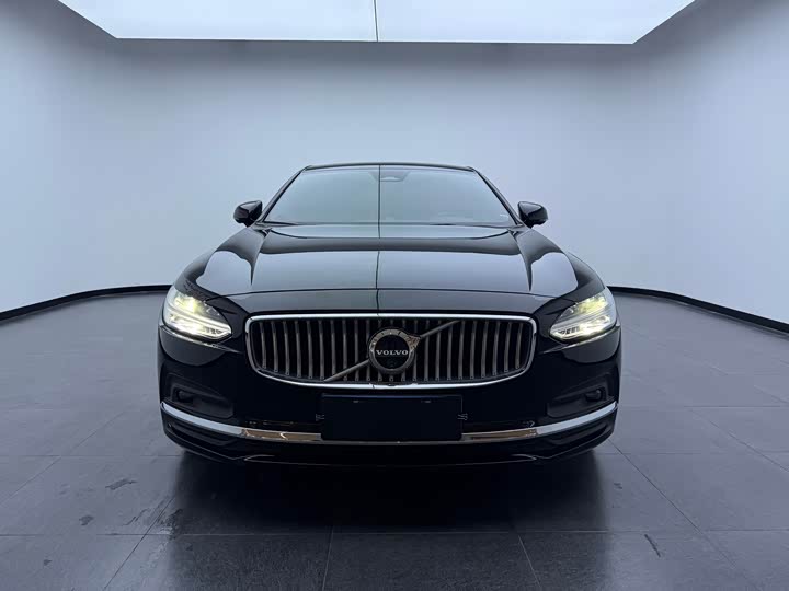 Фото 2 - Volvo S90