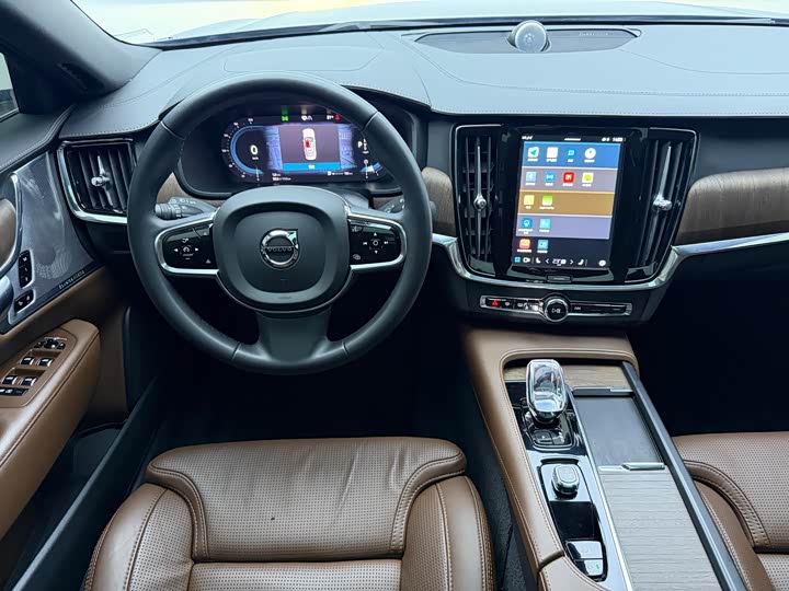 Фото 8 - Volvo S90