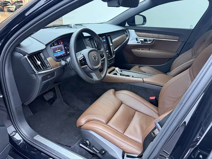 Фото 9 - Volvo S90
