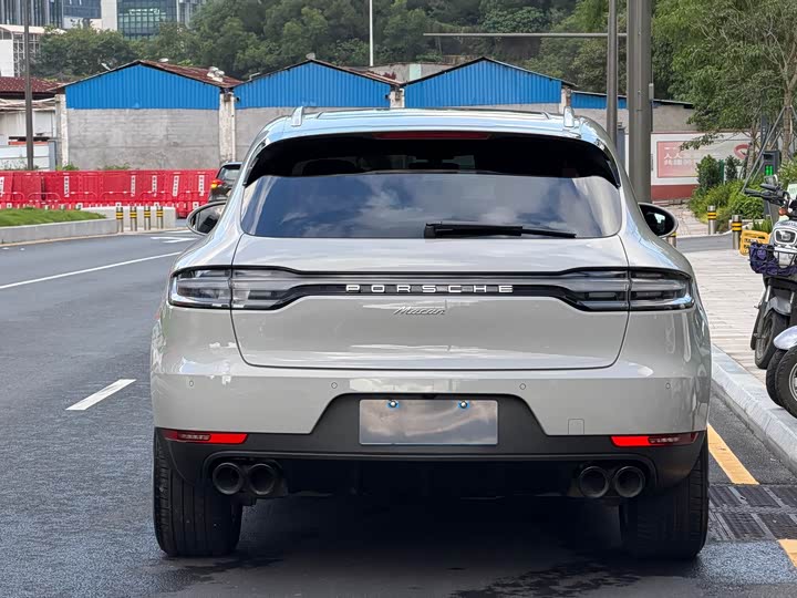 Photo 5 - Porsche Macan