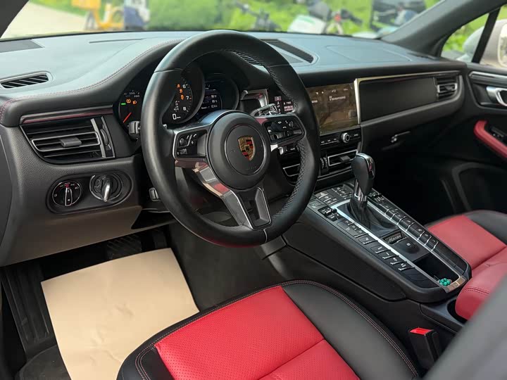 Photo 8 - Porsche Macan