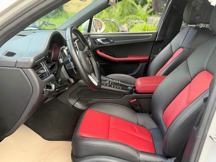 Photo 9 - Porsche Macan
